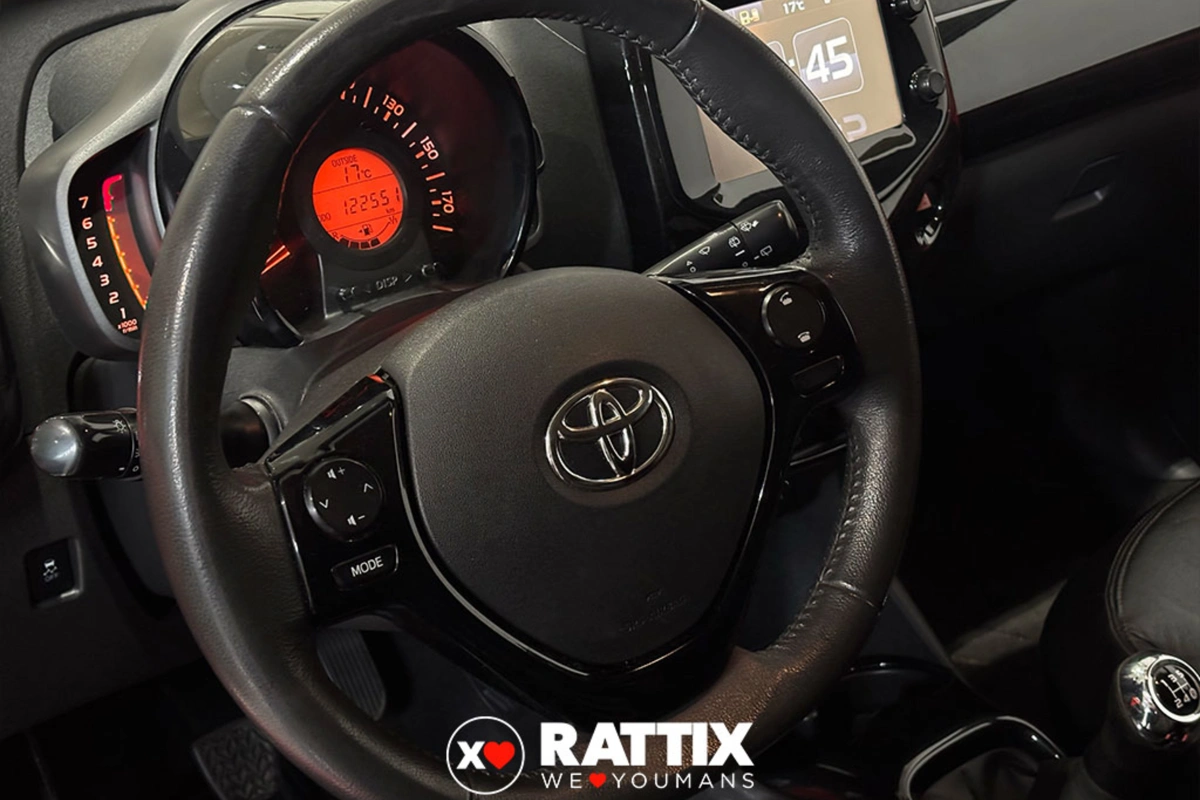 TOYOTA aygo ii 2014 Aygo 3p 1.0 x-clusiv